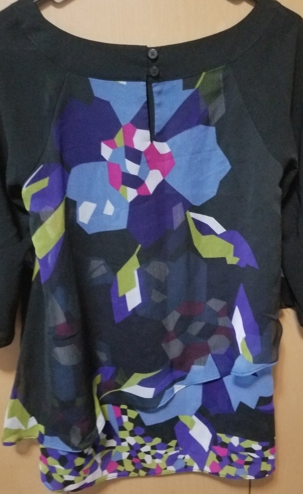 Top - Picture 5 of 7